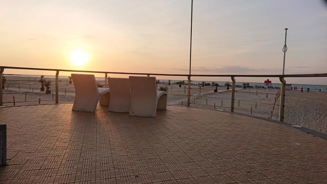 Studio Direct Aan Het Hoofdstrand Van Oostende - Naast Casino Apartment Bagian luar foto