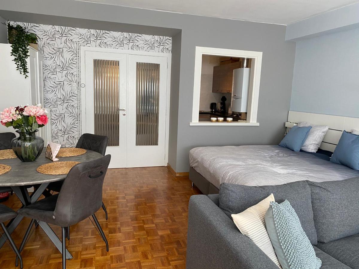 Studio Direct Aan Het Hoofdstrand Van Oostende - Naast Casino Apartment Bagian luar foto