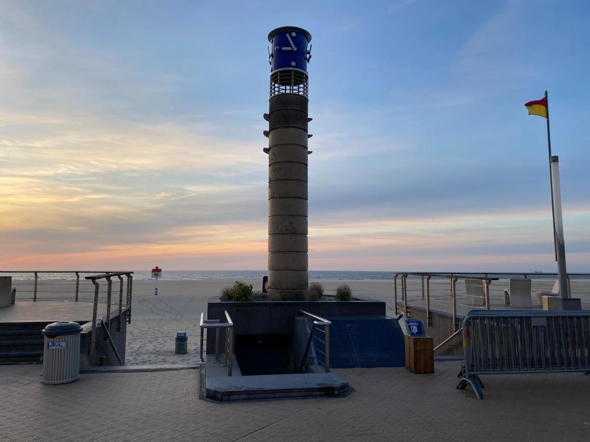 Studio Direct Aan Het Hoofdstrand Van Oostende - Naast Casino Apartment Bagian luar foto