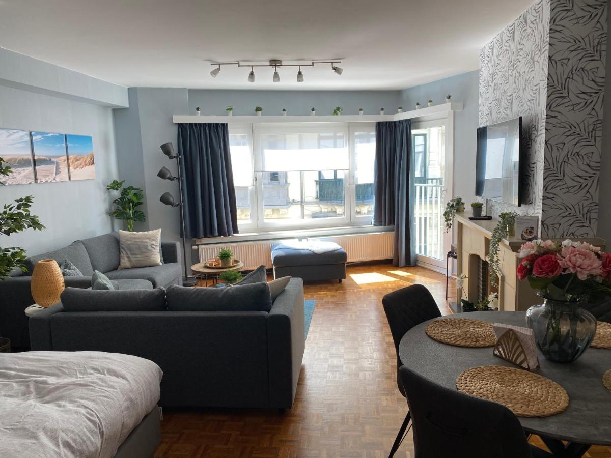 Studio Direct Aan Het Hoofdstrand Van Oostende - Naast Casino Apartment Bagian luar foto